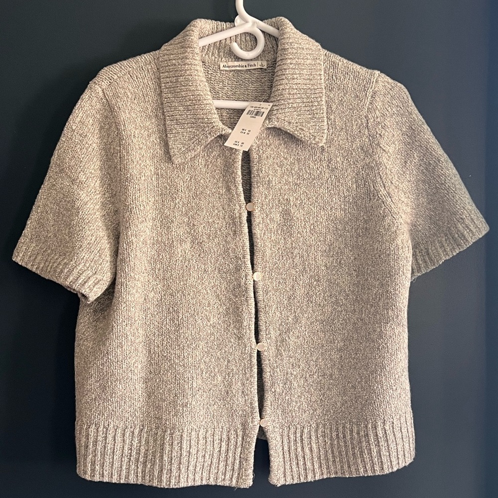 Grey Abercrombie & Fitch Short-Sleeve Collared Cardigan - Picture 2 of 3